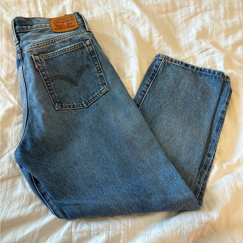 Levi's Wedgie Straight Jean Denim Distressed Medium Wash Button Fly Size 28